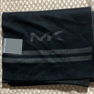 Brand Michael Kors scarf
